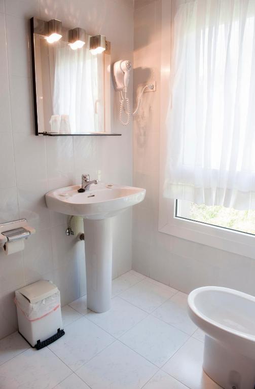 Hotel Txaraka Bermeo Kamer foto