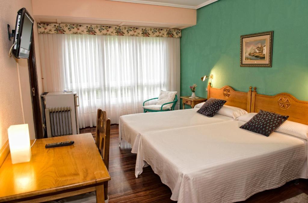 Hotel Txaraka Bermeo Buitenkant foto